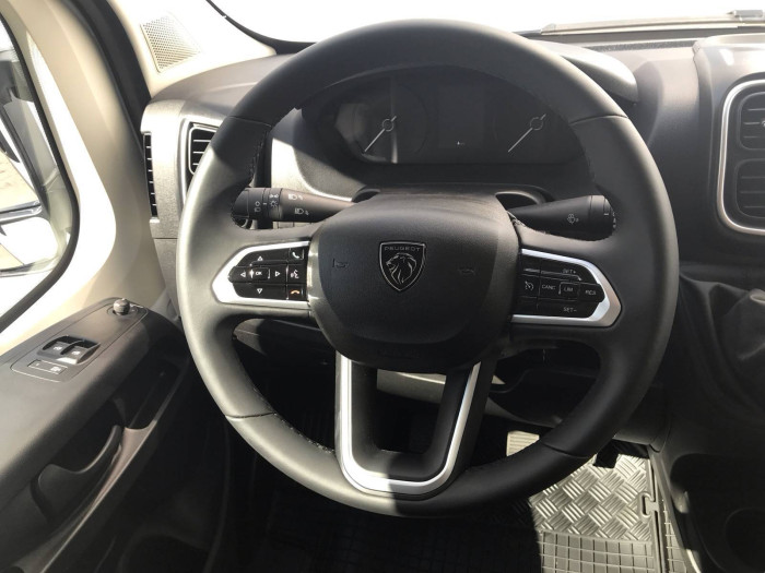 Peugeot Boxer Furgon 4350 L4H2 MAN6 2,2 BlueHDi / 132kW na operativní leasing