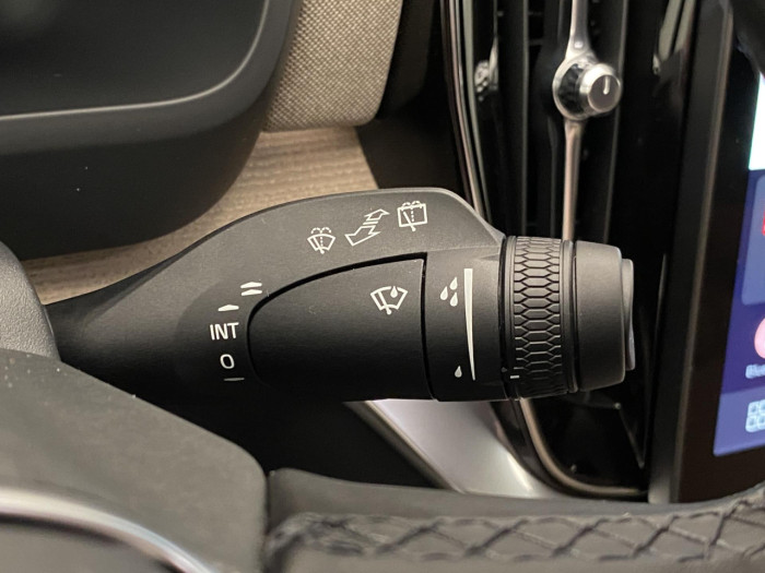 Volvo XC90 B5 AWD AUT DARK PLUS 7míst na operativní leasing