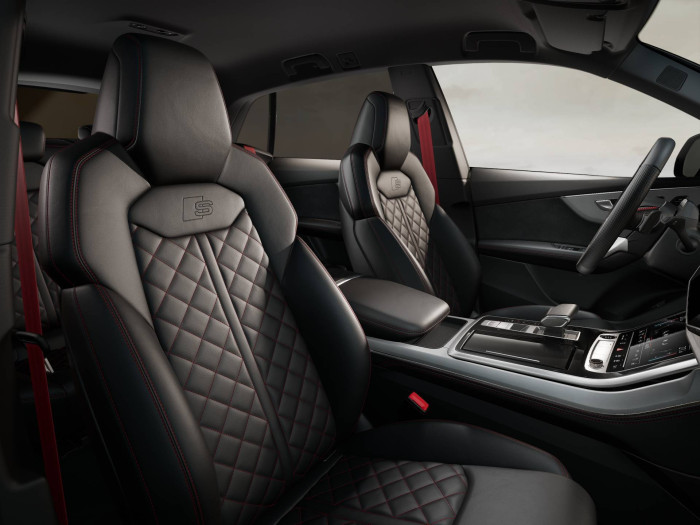 Audi Q8 SUV 50 Quattro 8TT 3,0TDI / 210kW na operativní leasing