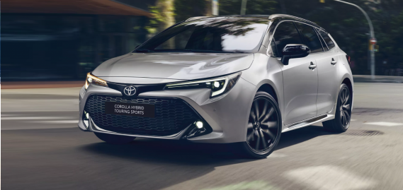 Akční Toyota Corolla TS (kombi) hybrid na operák již od 4 590 Kč/měs.