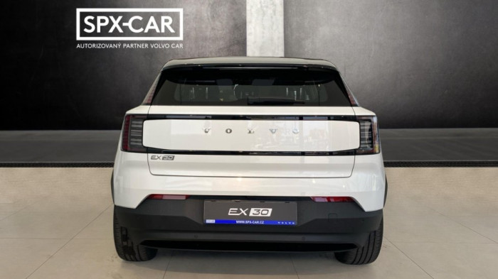 Volvo EX30 PLUS, Single Motor Extended Range, 200 kW / 272 HP na operativní leasing