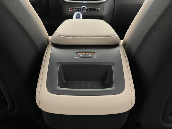 Volvo XC90 B5 AWD AUT BRIGHT PLUS 7míst na operativní leasing