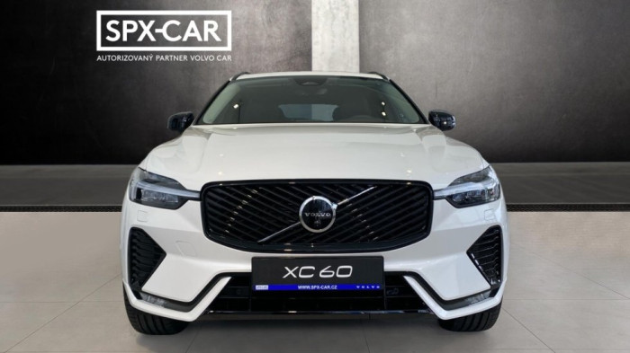 Volvo XC60 PLUS DARK, B5 AWD, 184+10 kW / 250+14 HP na operativní leasing