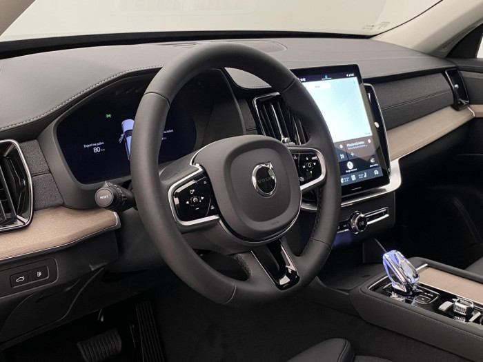 Volvo XC90 T8 AWD Plug-in BRIGHT PLUS 7m na operativní leasing