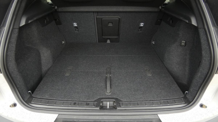 Volvo XC40 B4 FWD Core DCT na operativní leasing