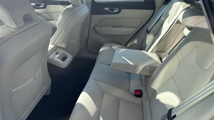 Volvo XC60 2.0 B5 - Benzín - Automat 8st. - 4x4 na operativní leasing