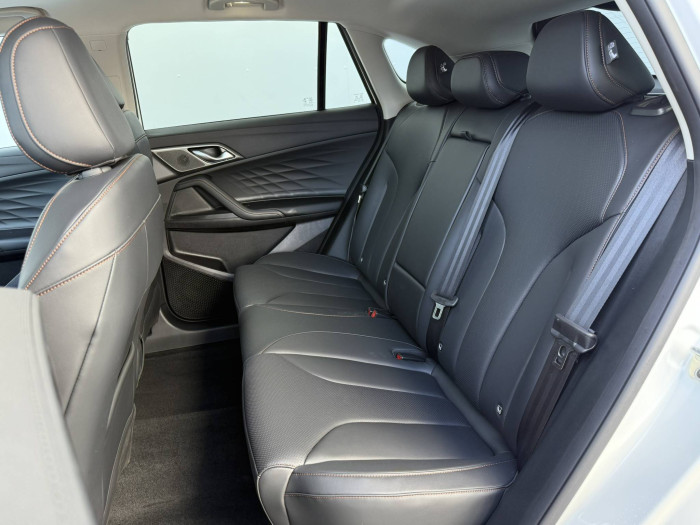 MG HS EXCLUSIVE HEV 1,5TGI / 165kW na operativní leasing