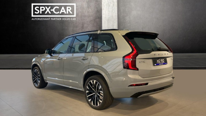 Volvo XC90 PLUS DARK, T8 AWD, 228+107 kW / 310+145 HP na operativní leasing