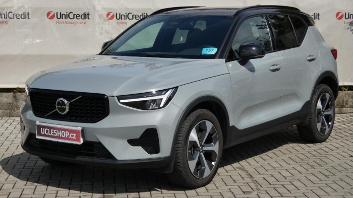Volvo XC40 B3 mHEV Plus Dark aut. na operativní leasing