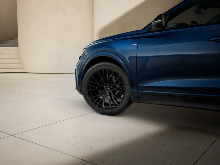 Audi Q8 SUV TDI quattro 210 kW na operativní leasing