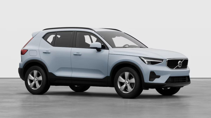 Volvo XC40 B3 AUT ESSENTIAL na operativní leasing