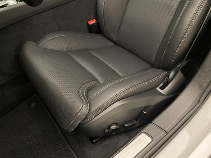 Volvo V60 B4 AUT BRIGHT PLUS na operativní leasing