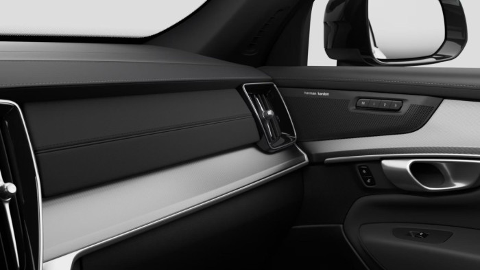 Volvo XC90 T8 AWD BLACK EDITION PLUS 7m na operativní leasing