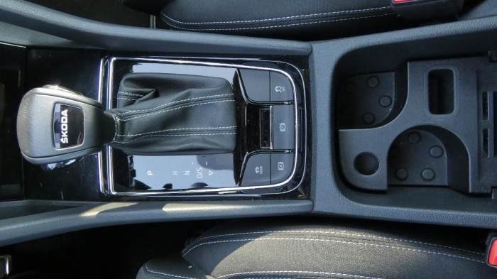 Škoda Karoq 1,5 TSI Sportline Exclusive DS na operativní leasing