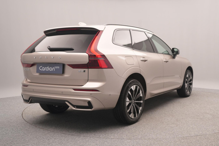 Volvo XC60 B5 AWD AUT DARK ULTRA na operativní leasing