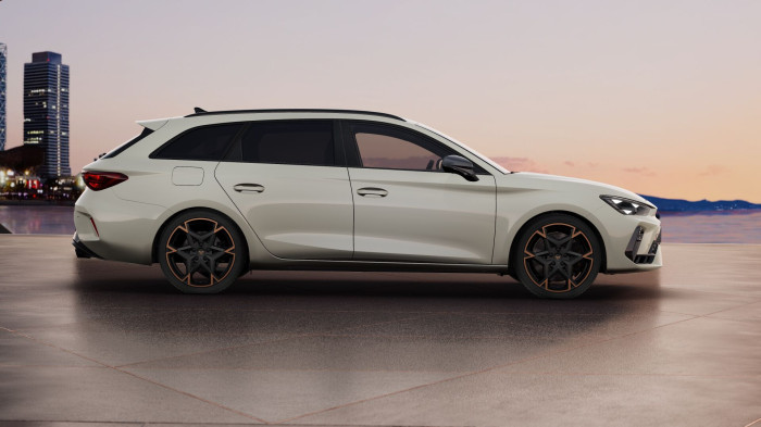 Cupra Leon SP VZ 2.0 TSI 333k DSG 4WD na operativní leasing