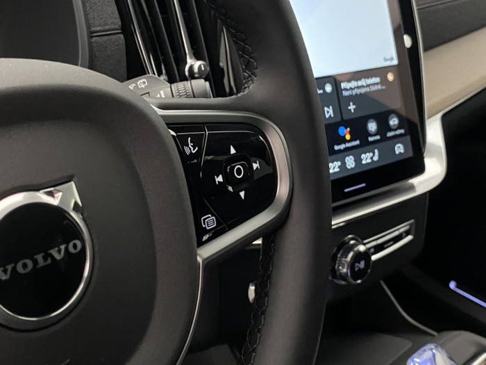 Volvo XC90 B5 AWD AUT DARK PLUS 7míst na operativní leasing