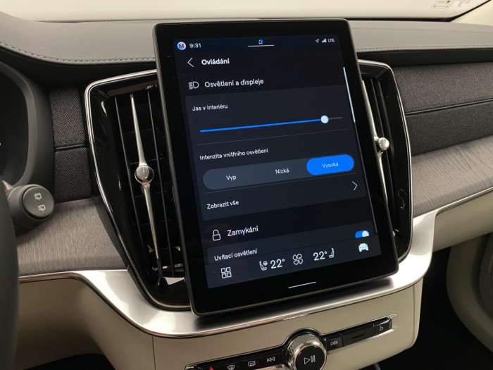 Volvo XC90 T8 AWD Plug-in BRIGHT PLUS 7m na operativní leasing