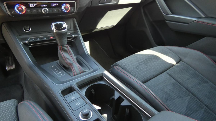 Audi Q3 Sportback 40 TFSI quattro S li na operativní leasing