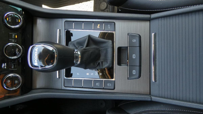 Škoda Superb Combi 1.5 TSI DSG Style na operativní leasing