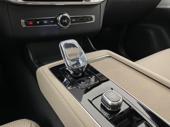 Volvo XC90 T8 AWD Plug-in BRIGHT ULTRA na operativní leasing