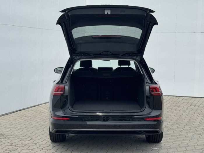 Volkswagen Golf Variant People 6G 1,5TSI / 110kW na operativní leasing