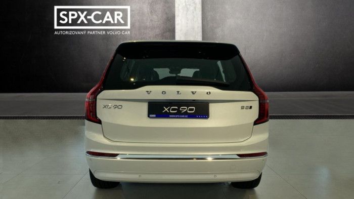 Volvo XC90 ULTRA BRIGHT, T8 AWD, 228+107 kW / 310+145 HP na operativní leasing