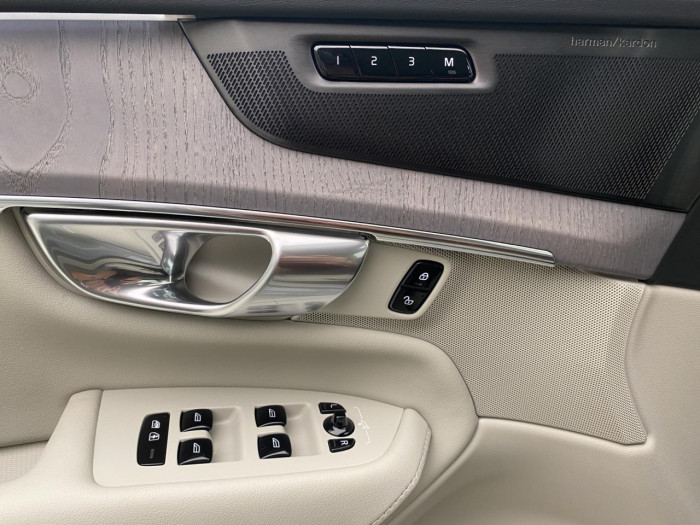 Volvo XC90 B5 AWD AUT BRIGHT PLUS 7míst na operativní leasing