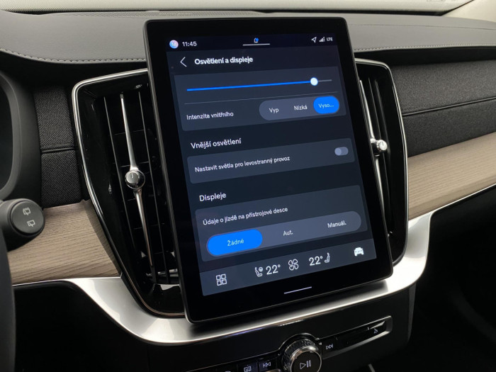 Volvo XC90 T8 AWD RECHARGE BRIGHT PLUS 7m na operativní leasing