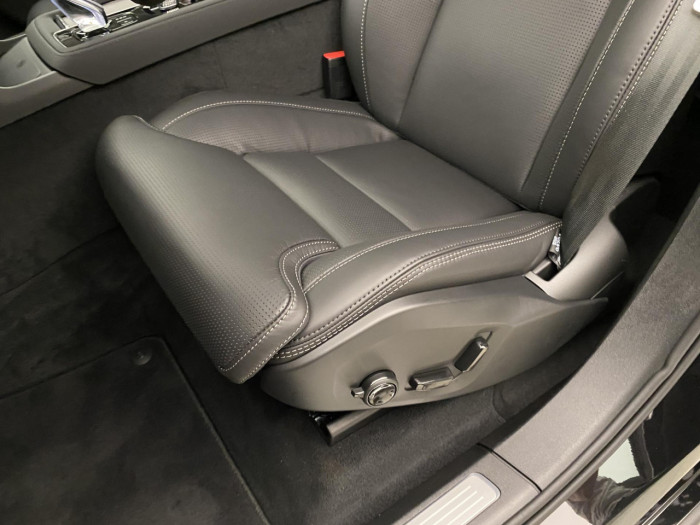 Volvo XC90 T8 AWD RECHARGE DARK PLUS 7m na operativní leasing