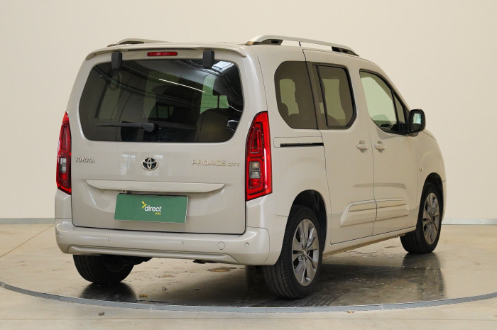 Toyota Proace City Verso 1.2T 96 kW Family L1 na operativní leasing