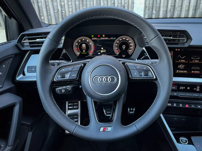 Audi A3 S line 1.5 TFSI 110 kW Benzín Automatická převodovka na operativní leasing