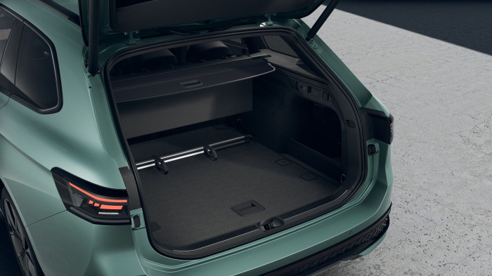 Volkswagen Passat R-Line People 2,0 TDI 142 kW 4MOT na operativní leasing