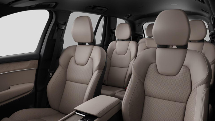 Volvo XC90 B5 AWD AUT DARK PLUS na operativní leasing