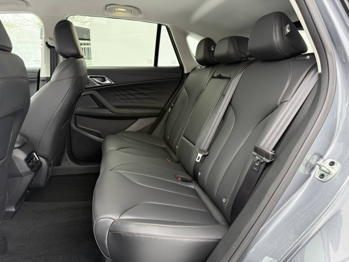 MG HS EXCLUSIVE HEV 1,5TGI / 165kW na operativní leasing