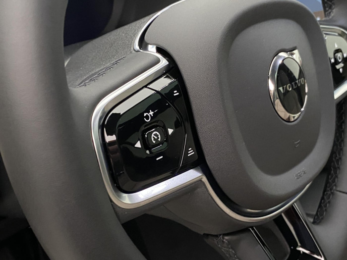 Volvo XC90 T8 AWD Plug-in BRIGHT PLUS 7m na operativní leasing