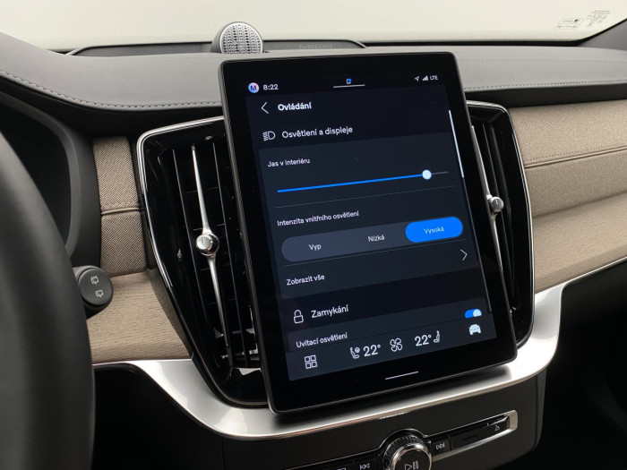 Volvo XC90 T8 AWD Plug-in BRIGHT PLUS 7m na operativní leasing