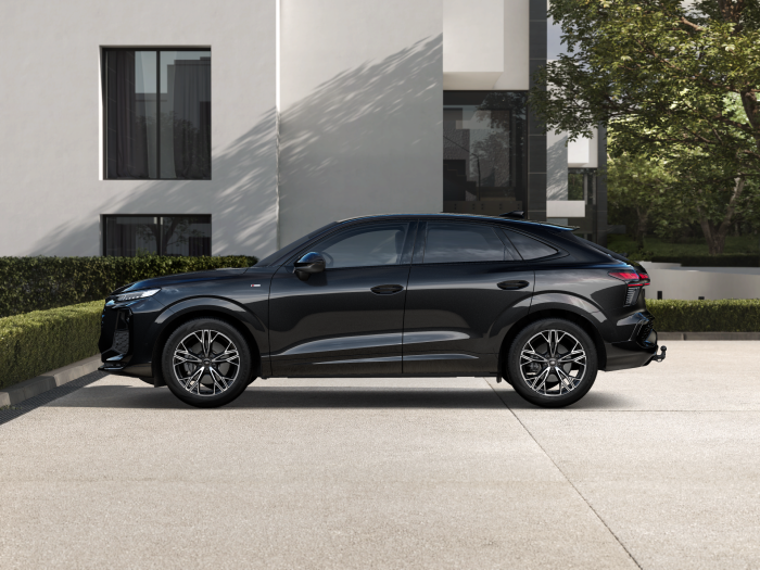 Audi Q3 Sportback S line TFSI 195 kW quattro na operativní leasing