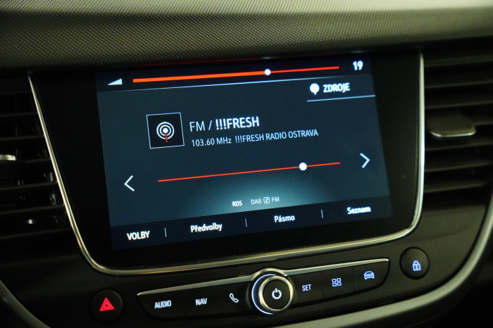Opel Crossland X 1.2 Turbo 81 kW na operativní leasing