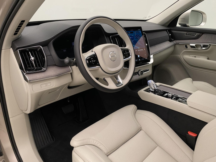 Volvo XC90 T8 AWD Plug-in BRIGHT PLUS 7m na operativní leasing
