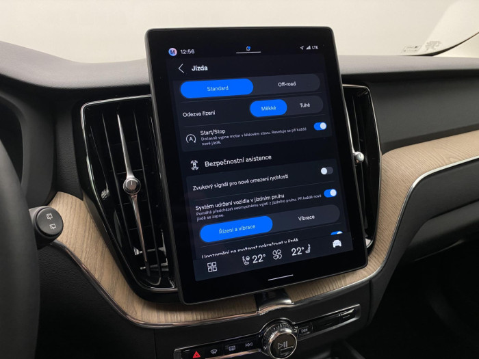 Volvo XC60 B5 AWD AUT BRIGHT PLUS na operativní leasing