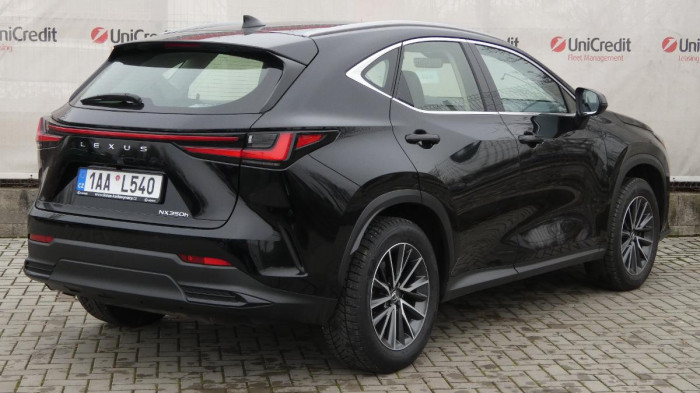 Lexus NX 350h 2.5 E-CVT Comfort Top na operativní leasing