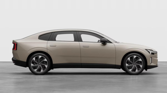 Volvo ES90 PURE ELECTRIC CORE na operativní leasing