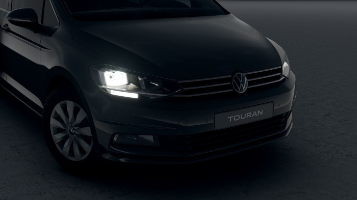 Volkswagen Touran Comfortline 1,5 TSI 110 kW EVO2 6G na operativní leasing