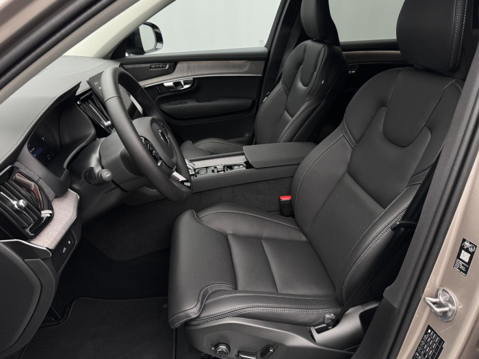 Volvo XC90 T8 AWD Plug-in DARK PLUS 7m na operativní leasing