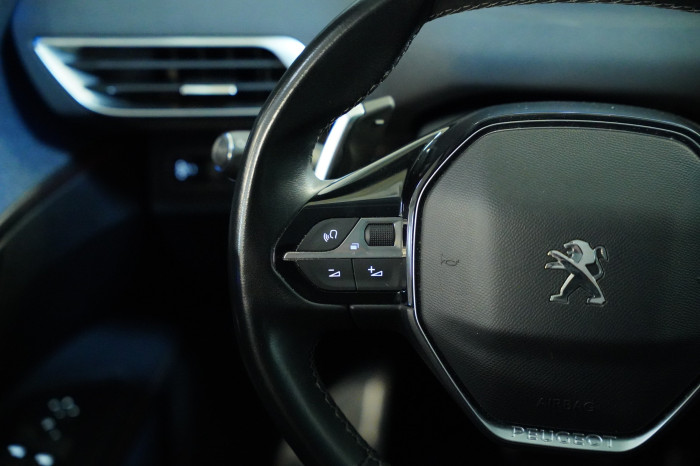 Peugeot 3008 1.5 Blue-HDi 96 kW Roadtrip na operativní leasing