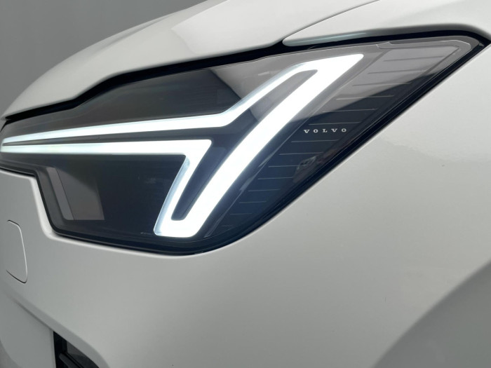 Volvo XC90 B5 AWD AUT BLACK EDITION PLUS na operativní leasing