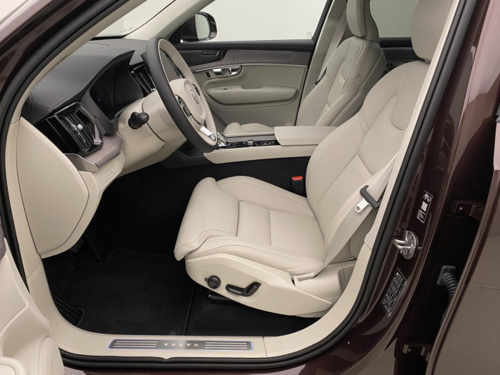 Volvo XC90 T8 AWD Plug-in BRIGHT PLUS 7m na operativní leasing