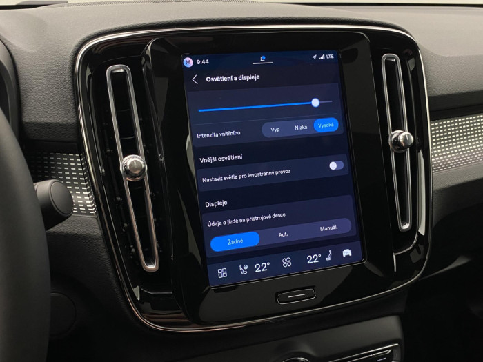 Volvo EC40 BLACK EDITION SINGLE EXT ULTRA Edition na operativní leasing