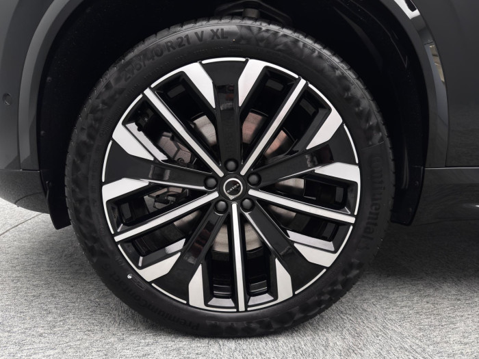 Volvo XC90 T8 AWD Plug-in BRIGHT PLUS 7m na operativní leasing